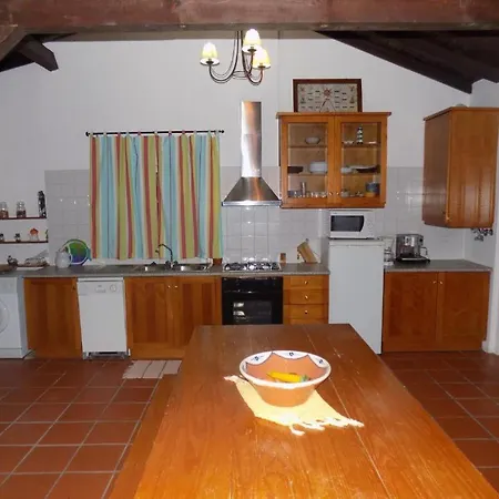 Casa Da Felicidade - Three Bedroom House In Pataias Apartamento